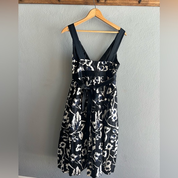 The Limited, black dress, v-neck, tank top, size 6 - Picture 7 of 11